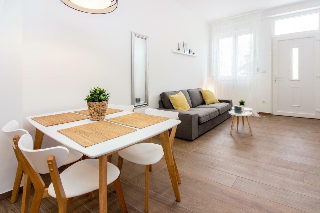 Ferienwohnung Urban Split Exterior foto
