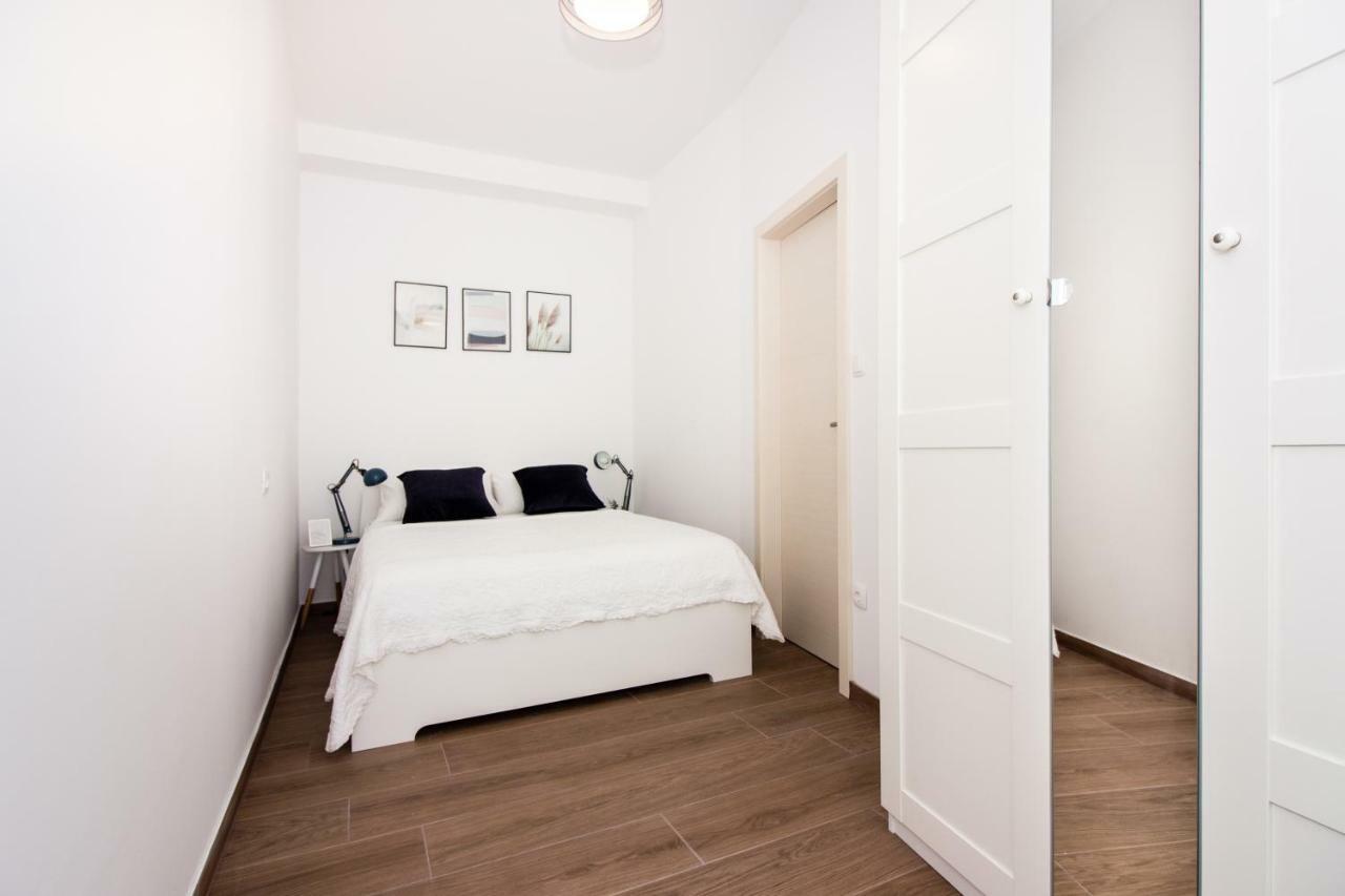 Ferienwohnung Urban Split Exterior foto