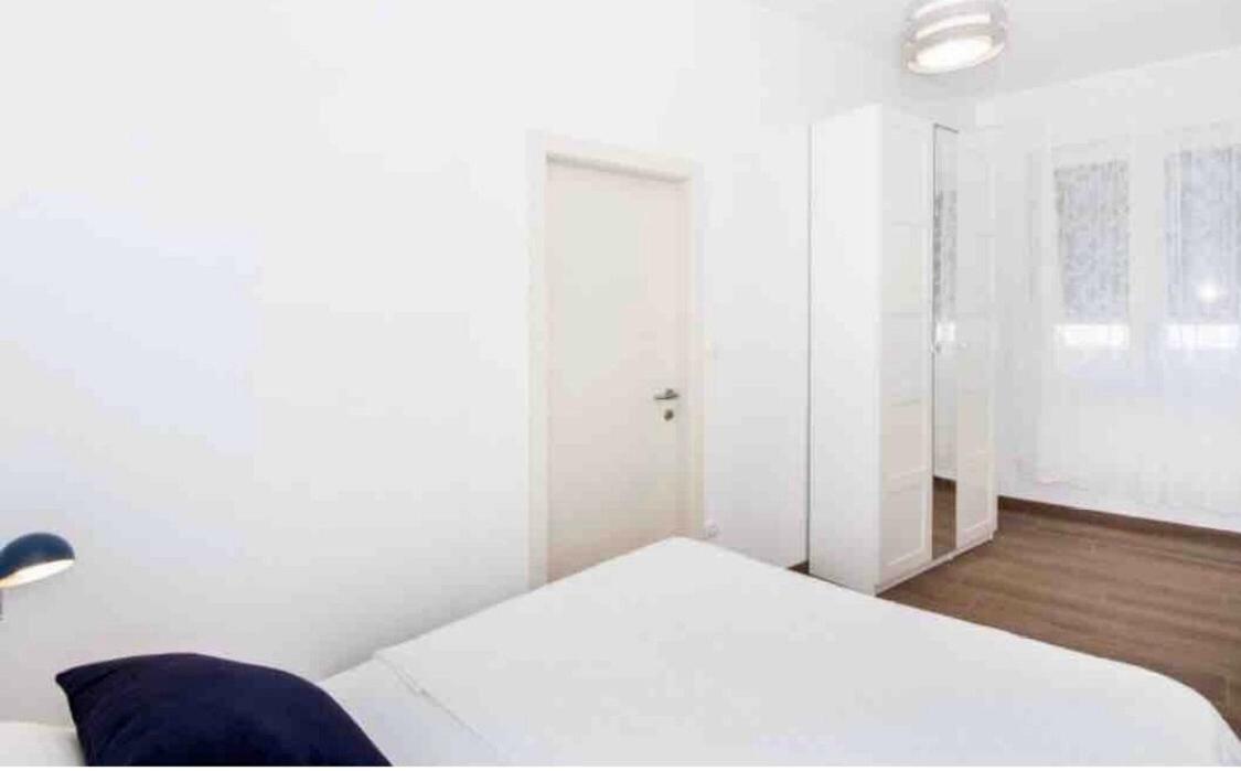 Ferienwohnung Urban Split Exterior foto